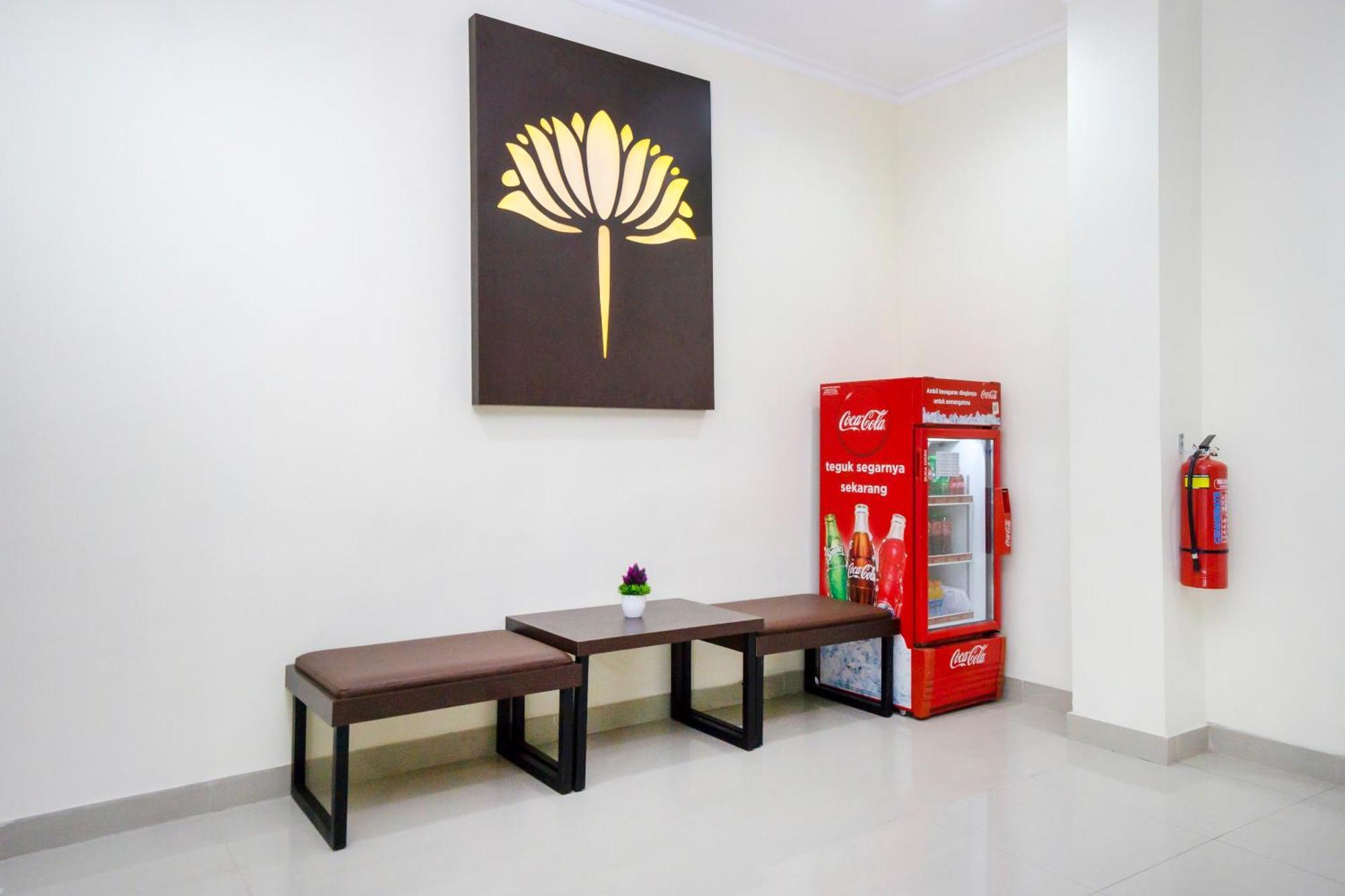 Collection O Yogyakarta Near Jalan Malioboro Formerly Alena Residence Джокьякарта Экстерьер фото