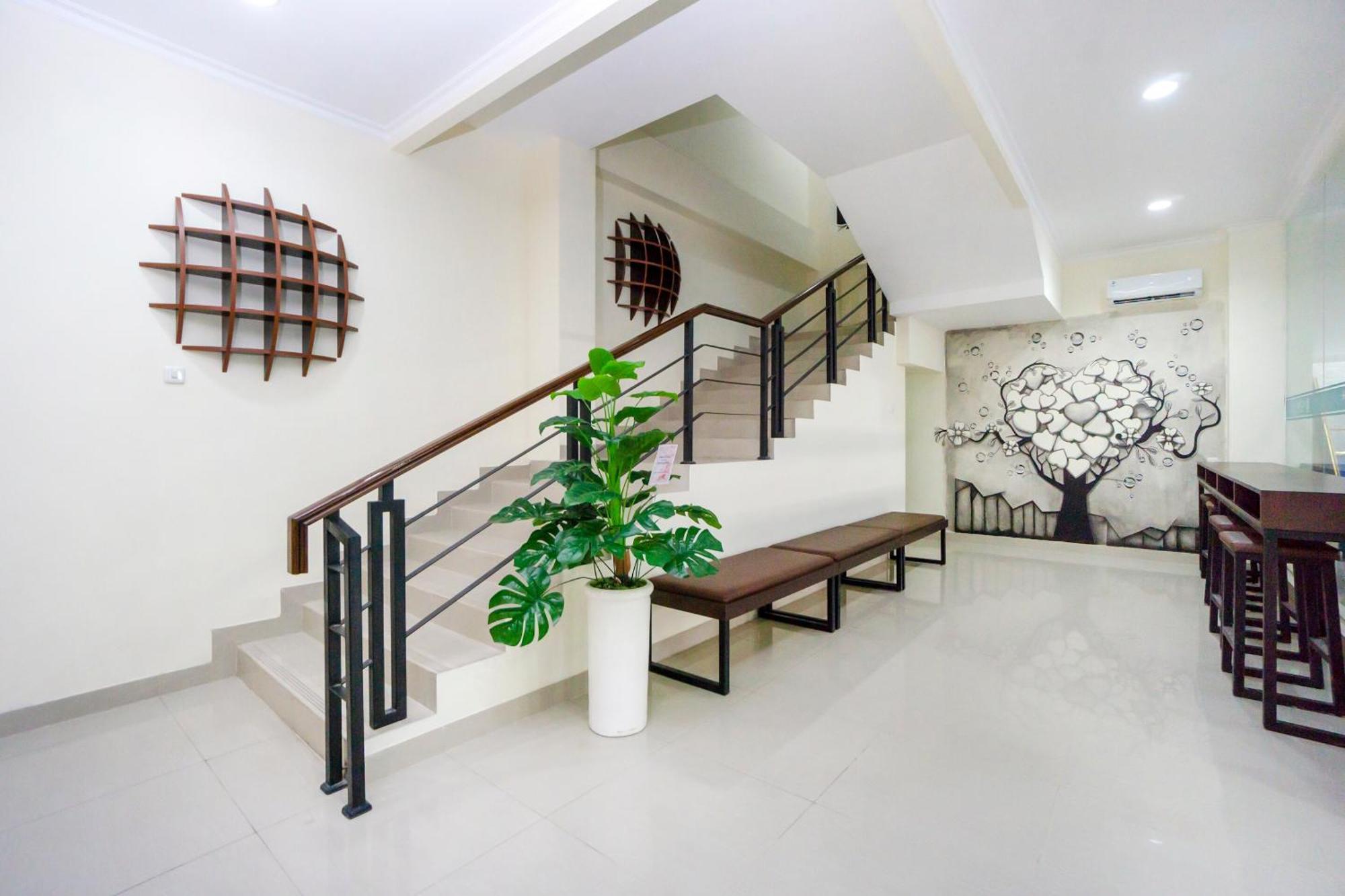 Collection O Yogyakarta Near Jalan Malioboro Formerly Alena Residence Джокьякарта Экстерьер фото